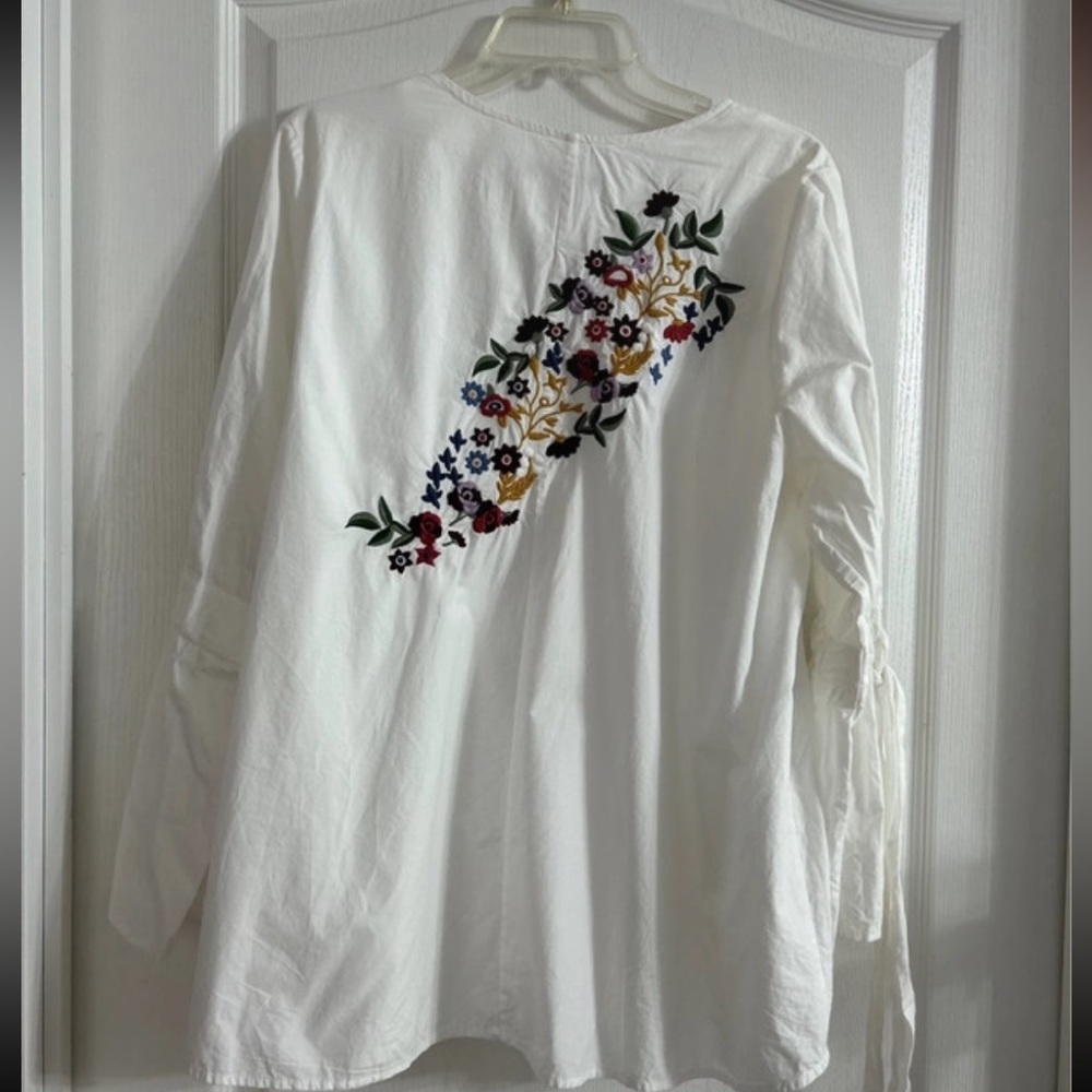 Vintage Embroidered Floral Blouse